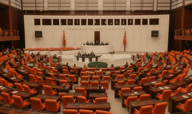 Türkiye’de Yeni Seçim İddiaları: 2025 Siyasetinde Hangi Senaryolar Masada?